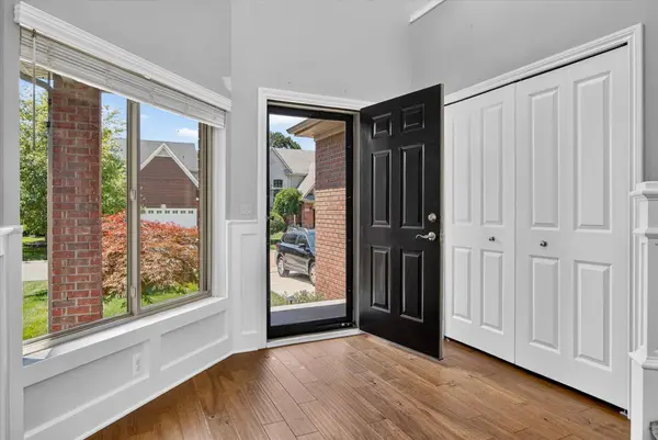 28000 Worthington Street, Saint Clair Shores, MI 48081