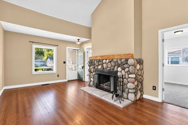 22011 Elizabeth Street, Saint Clair Shores, MI 48080
