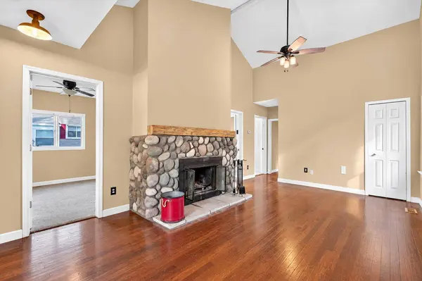 22011 Elizabeth Street, Saint Clair Shores, MI 48080