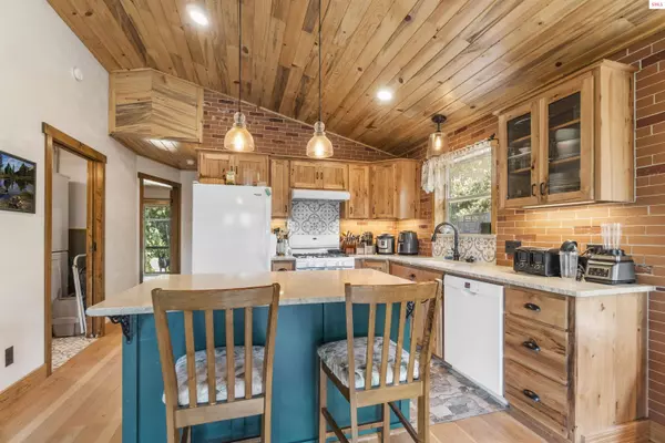 496 Lightning Creek Road, Clark Fork, ID 83811