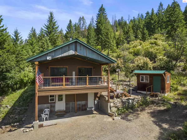 496 Lightning Creek Road, Clark Fork, ID 83811