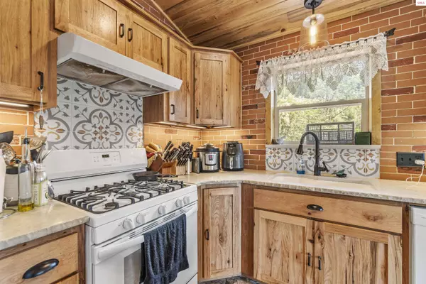 496 Lightning Creek Road, Clark Fork, ID 83811