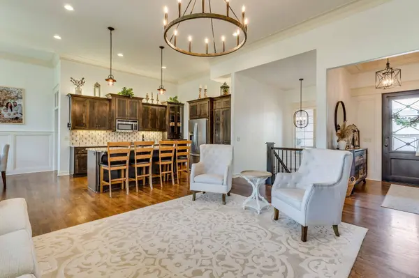 904 E Waterview Dr, Andover, KS 67002