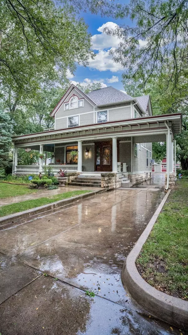 1421 N Park Pl, Wichita, KS 67203