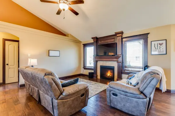 8517 W Candlewood Ct, Wichita, KS 67205