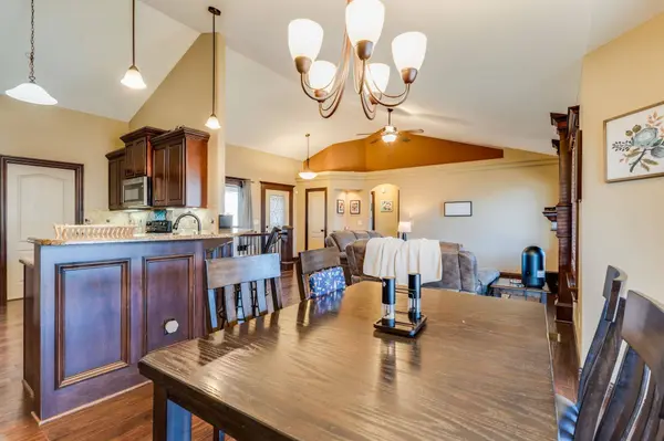 8517 W Candlewood Ct, Wichita, KS 67205