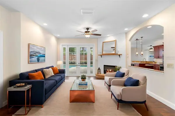 1545 HUNTERS STAND RUN, Oviedo, FL 32765