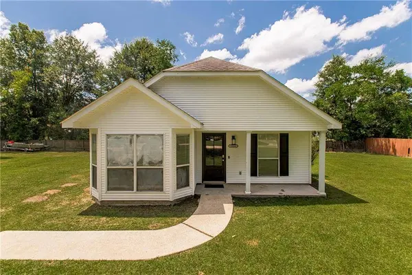 13216 VILLAGE TRACE DR, Folsom, LA 70437