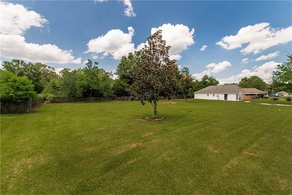 13216 VILLAGE TRACE DR, Folsom, LA 70437