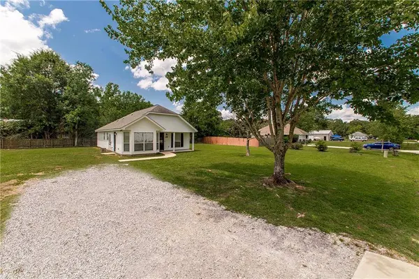 13216 VILLAGE TRACE DR, Folsom, LA 70437