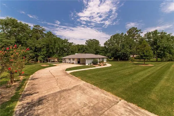 40089 MORGAN DR, Ponchatoula, LA 70454