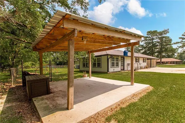 40089 MORGAN DR, Ponchatoula, LA 70454