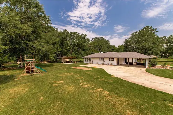 40089 MORGAN DR, Ponchatoula, LA 70454