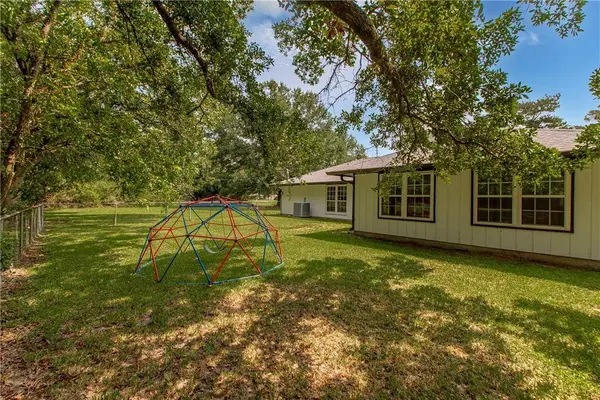 40089 MORGAN DR, Ponchatoula, LA 70454