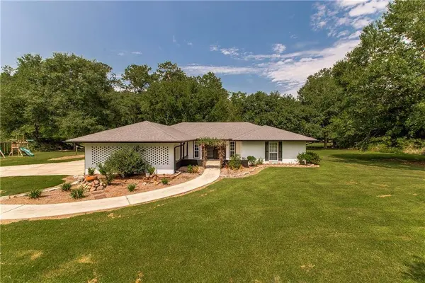 40089 MORGAN DR, Ponchatoula, LA 70454