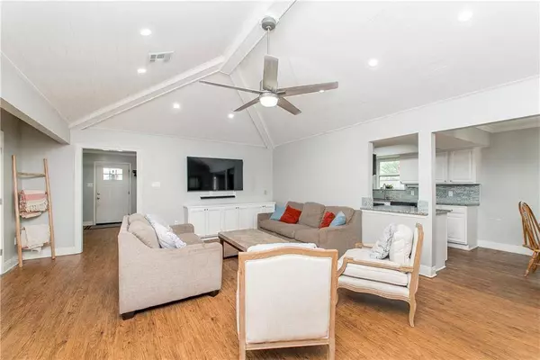 20 PARLANGE DR, Destrehan, LA 70047