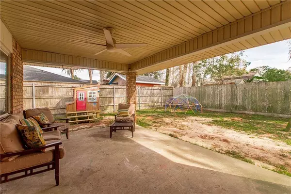 20 PARLANGE DR, Destrehan, LA 70047