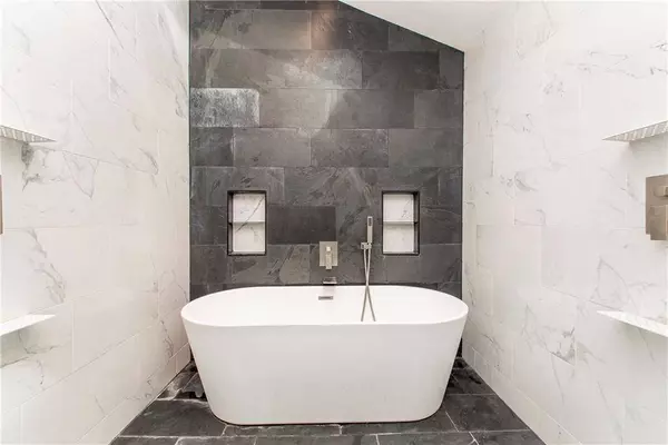 20 PARLANGE DR, Destrehan, LA 70047