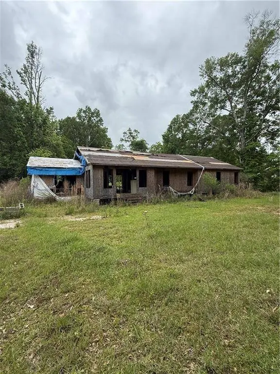 12038 LA-1064, Tickfaw, LA 70466