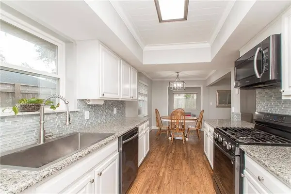 20 PARLANGE DR, Destrehan, LA 70047