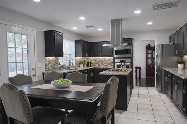 16910 Country Bridge RD, Houston, TX 77095