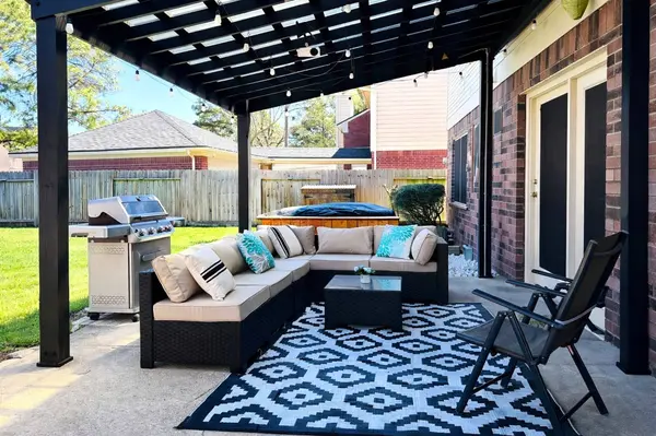 16910 Country Bridge RD, Houston, TX 77095