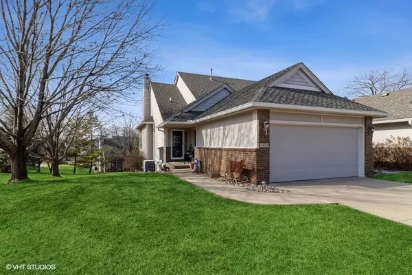 1404 Pompano Drive, Clive, IA 50325