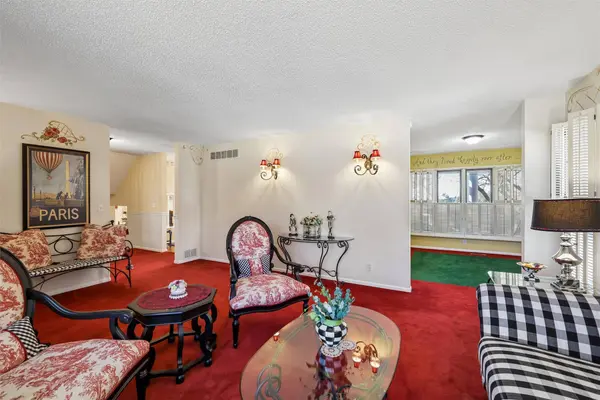 2920 Eula Drive, Urbandale, IA 50322