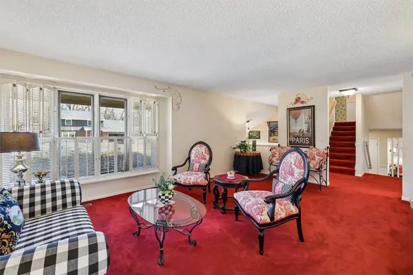 2920 Eula Drive, Urbandale, IA 50322