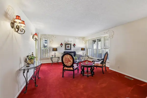 2920 Eula Drive, Urbandale, IA 50322