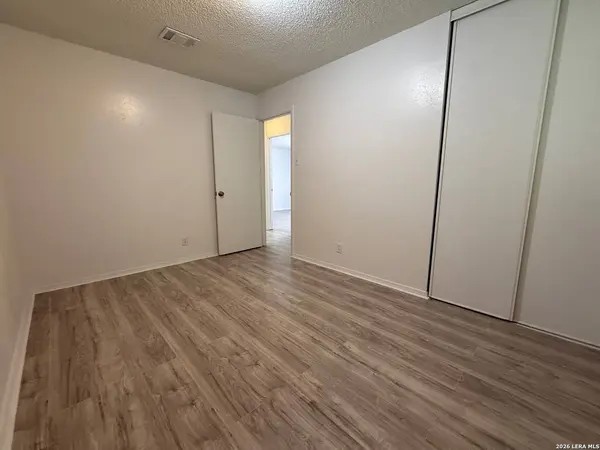 1318 BAYOU DR, San Antonio, TX 78245