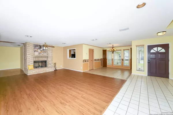 14743 Oak Briar, San Antonio, TX 78232