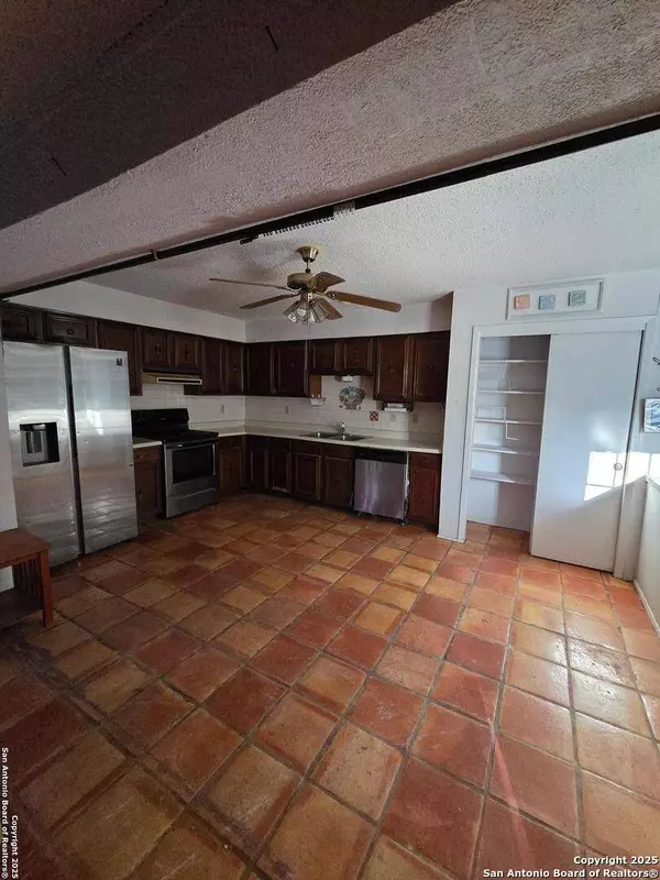 7147 Ribbon Crk, San Antonio, TX 78238