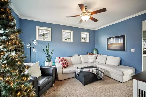 323 Tailfeather Drive NW, Bondurant, IA 50035