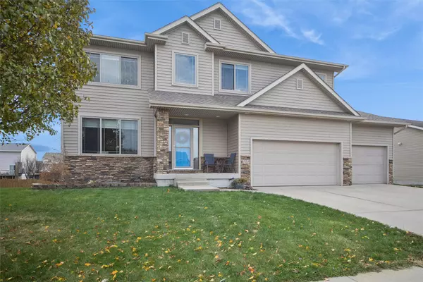 323 Tailfeather Drive NW, Bondurant, IA 50035