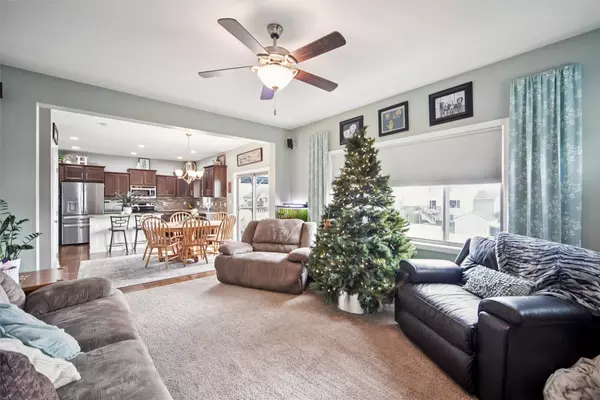 323 Tailfeather Drive NW, Bondurant, IA 50035