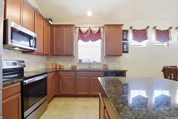 8307 BREEZY CV, Selma, TX 78154