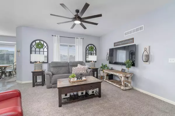 2018 Chestnut St, Newton, KS 67114