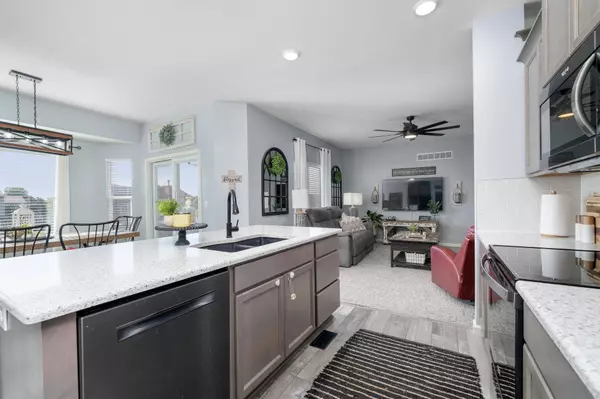 2018 Chestnut St, Newton, KS 67114