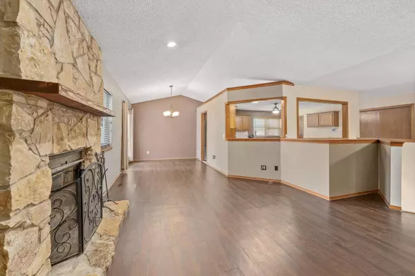 1211 Bobbie St, Augusta, KS 67010