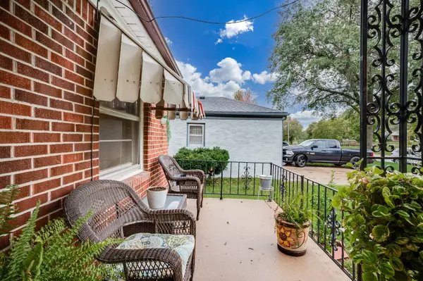 1038 S Fabrique Dr, Wichita, KS 67218