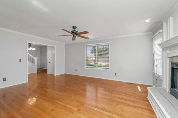 4827 N Homestead St, Bel Aire, KS 67220