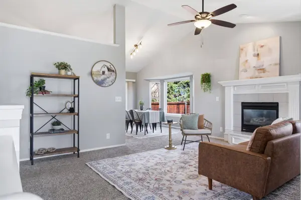 901 N Linden Ln, Derby, KS 67037