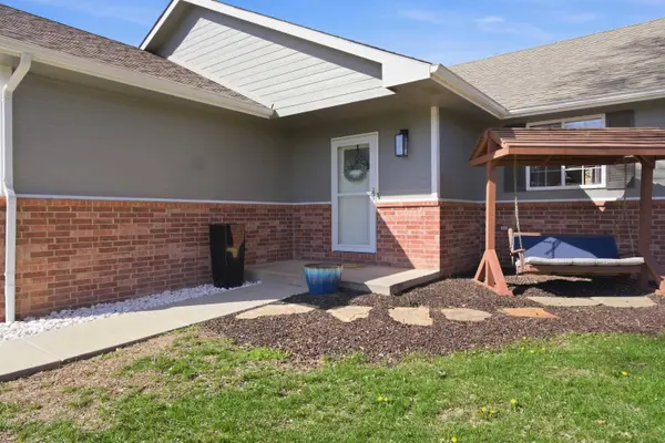 901 N Linden Ln, Derby, KS 67037