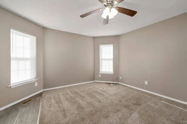 1323 S Main St, Wichita, KS 67213