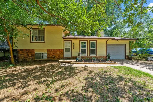 603 E 54th Street South, Wichita, KS 67216