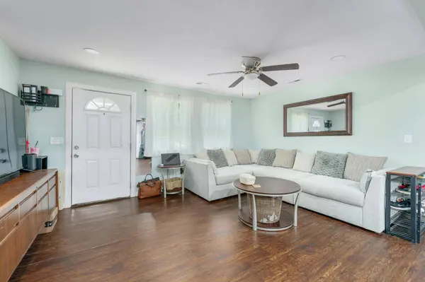 4210 E Menlo Dr, Wichita, KS 67218