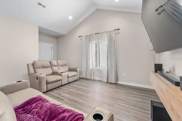 12019 W Shadow Lakes, Wichita, KS 67205