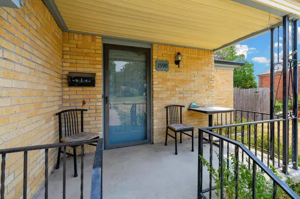 1590 N Womer Dr, Wichita, KS 67203