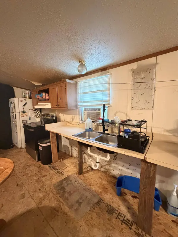 131 W Daniel, Haysville, KS 67060